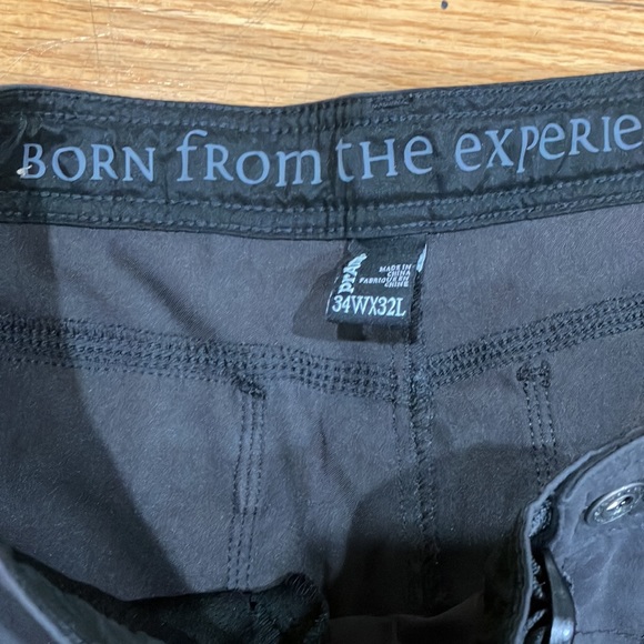 Charcoal “climbing” pants with lots of zippers and pockets. Unisex - Picture 3 of 4